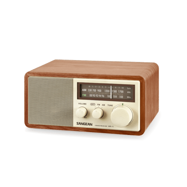 Sangean WR-11 radio v orehovem ohišju – pogled od spredaj