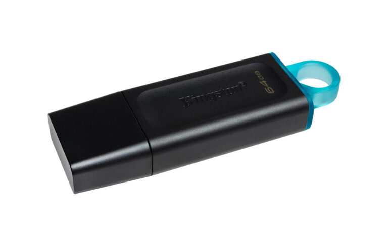 USB ključ Kingston Exodia 64 GB, črno-turkizen z zaščitnim pokrovčkom