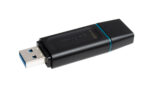 Kingston Exodia 64 GB z odkritim priključkom USB-A in pokrovčkom na zadnji strani