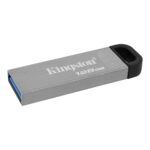 Kingston Kyson 128 GB, pogled na priključek USB-A in kovinsko ohišje