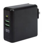 Manhattan 102452, črn potovalni polnilnik in powerbank z USB priključki ter zaslonom